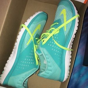 Nike FS Lite Run 2 Sneakers